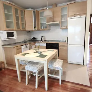 https://la-playa-de-tona-by-urdaibai-rentals.basquecountryhotels.org